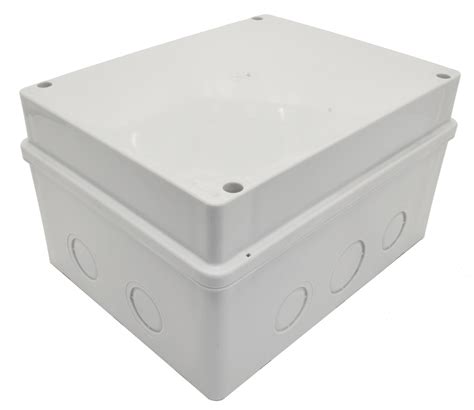 4 junction boxes with knockouts towards the front|junction box for 10mm cable.